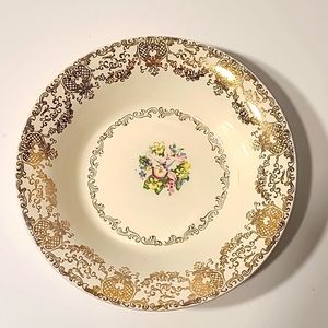 Vintage Royal China del Mar lace warranted 22 karat gold